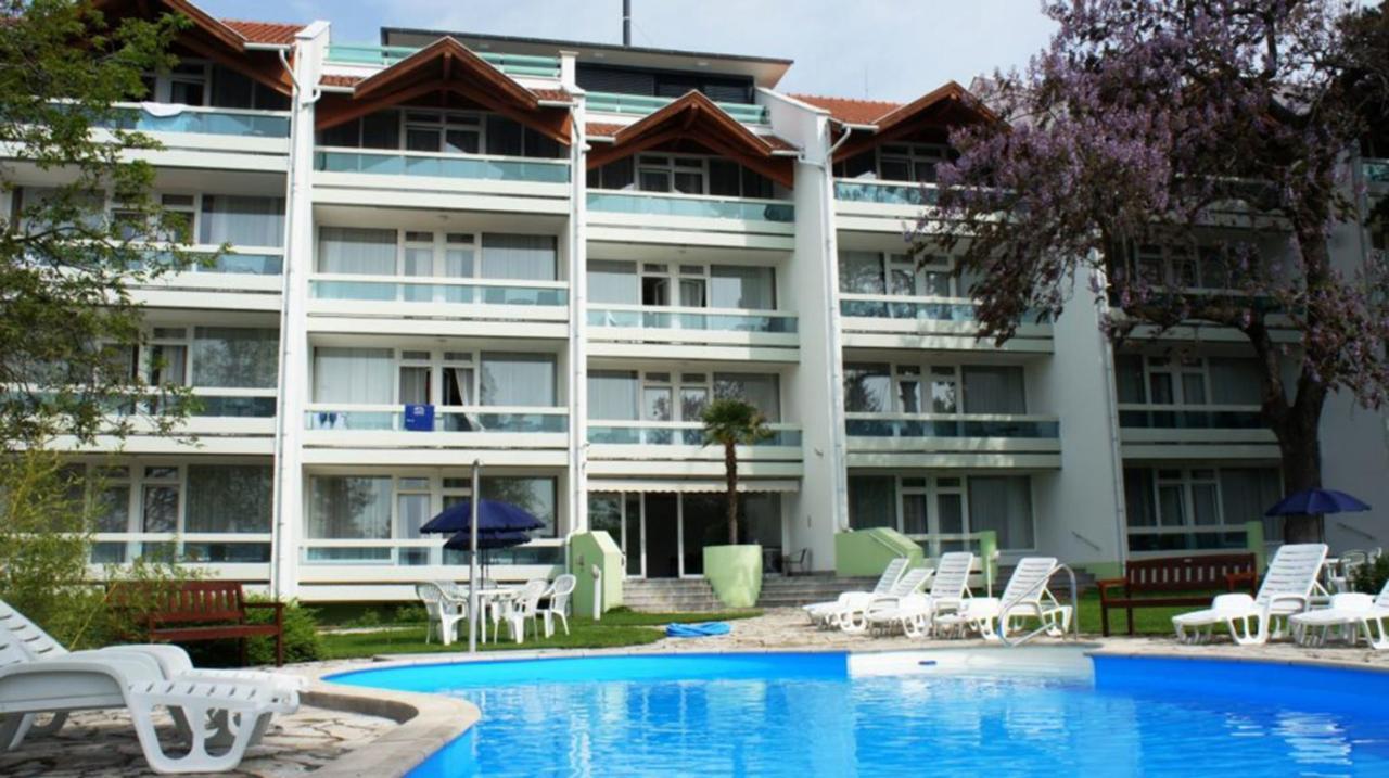 Tagore Spa Aparthotel Balatonfured Bagian luar foto