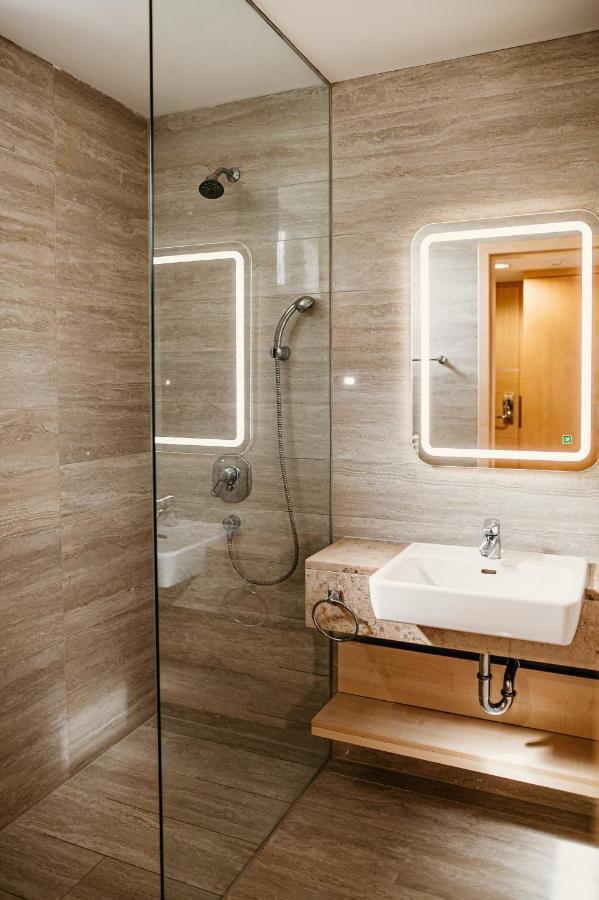 Tagore Spa Aparthotel Balatonfured Bagian luar foto